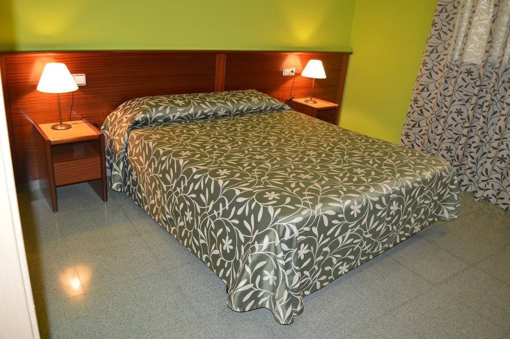 Hotel Don Pelayo Arbós Екстериор снимка