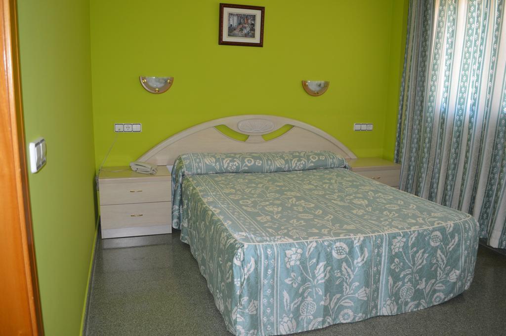 Hotel Don Pelayo Arbós Екстериор снимка