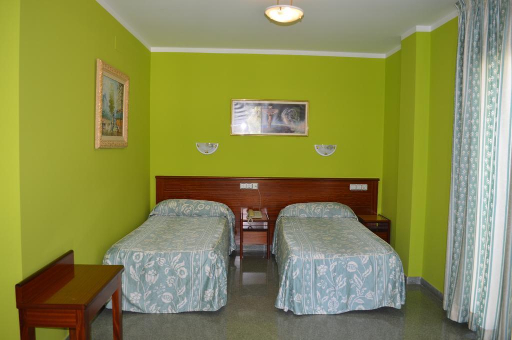 Hotel Don Pelayo Arbós Екстериор снимка